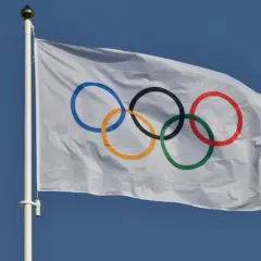 Symbolem czego są koła na fladze olimpijskiej? Odkryj ich znaczenie
