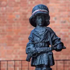Mały powstaniec wiersz – historia dzieci walczących o wolność