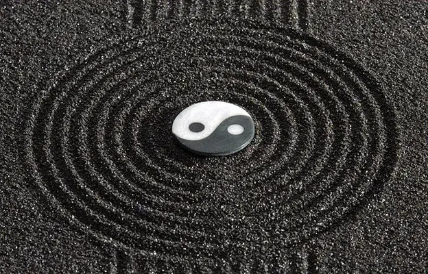 Co oznacza symbol yin yang? Zrozumienie równowagi i dualizmu