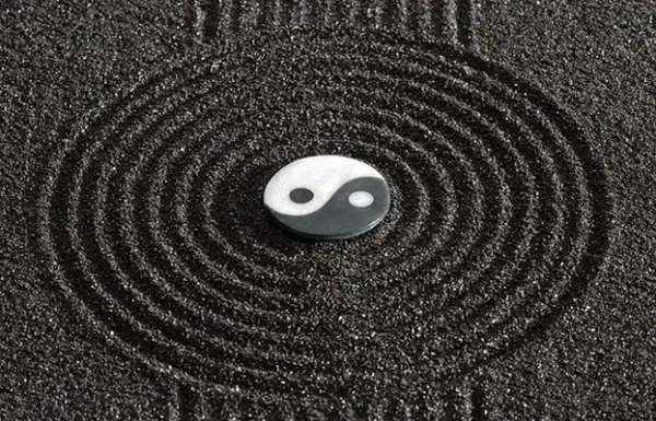 Co oznacza symbol yin yang? Zrozumienie równowagi i dualizmu