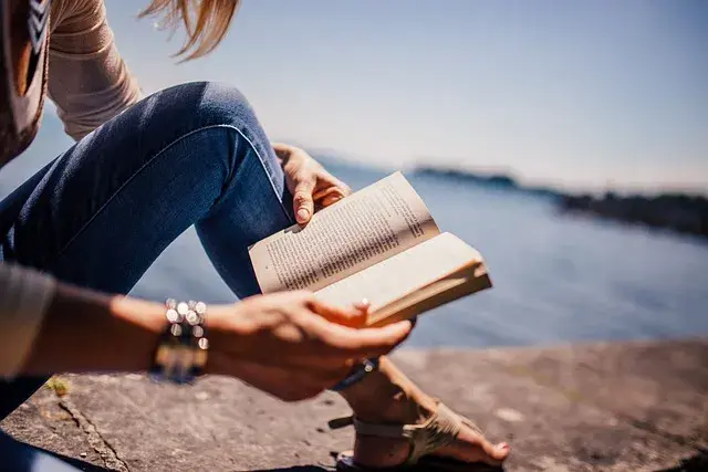Czym jest literatura popularnonaukowa i dlaczego jest ważna?